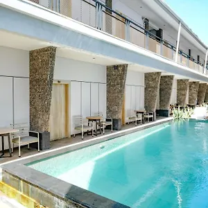 **** Wisma tamu Lega Legi Town House By The Lavana Indonesia